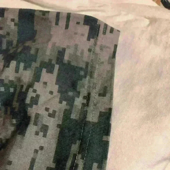 Men PacSun t-shirt long fit size medium.​​​​​​​​​​​​​​​​​​​​​ - Picture 4 of 4